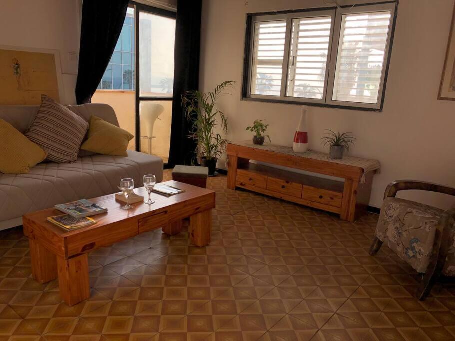 תל אביב Entire Apartment Facing The Sea מראה חיצוני תמונה